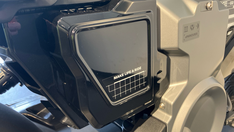 CE02